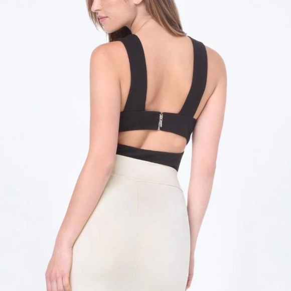 Bebe Black Sleeveless V-Neck Bodysuit Top - Picture 4 of 11